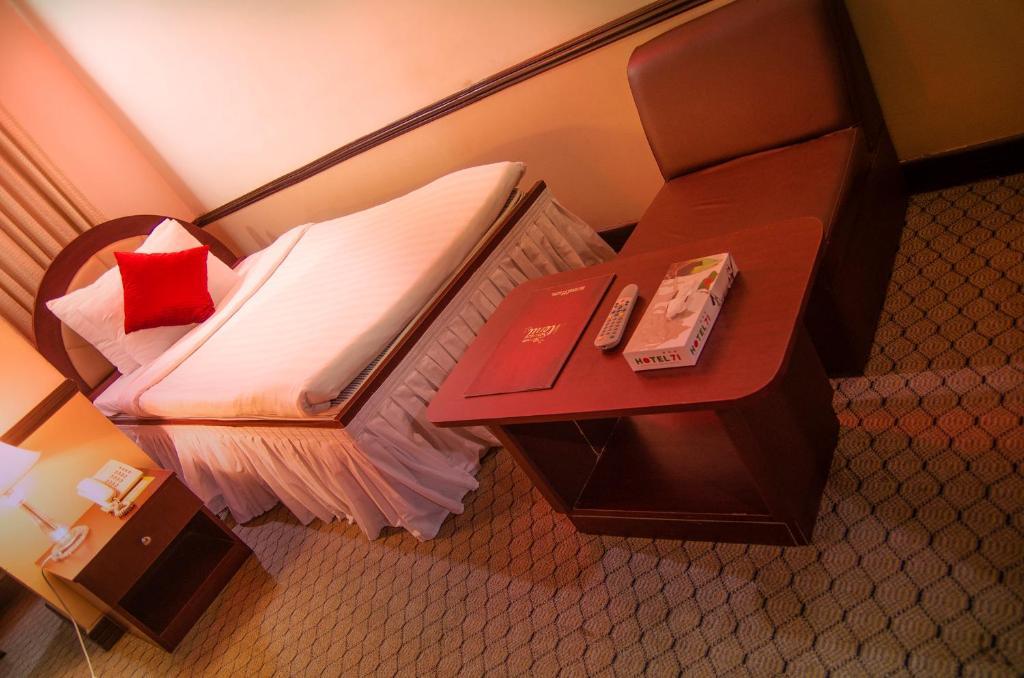 Hotel 71 Дакка Номер фото