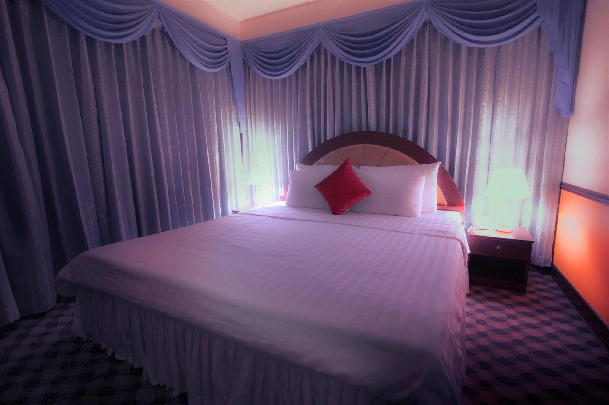 Hotel 71 Дакка Экстерьер фото