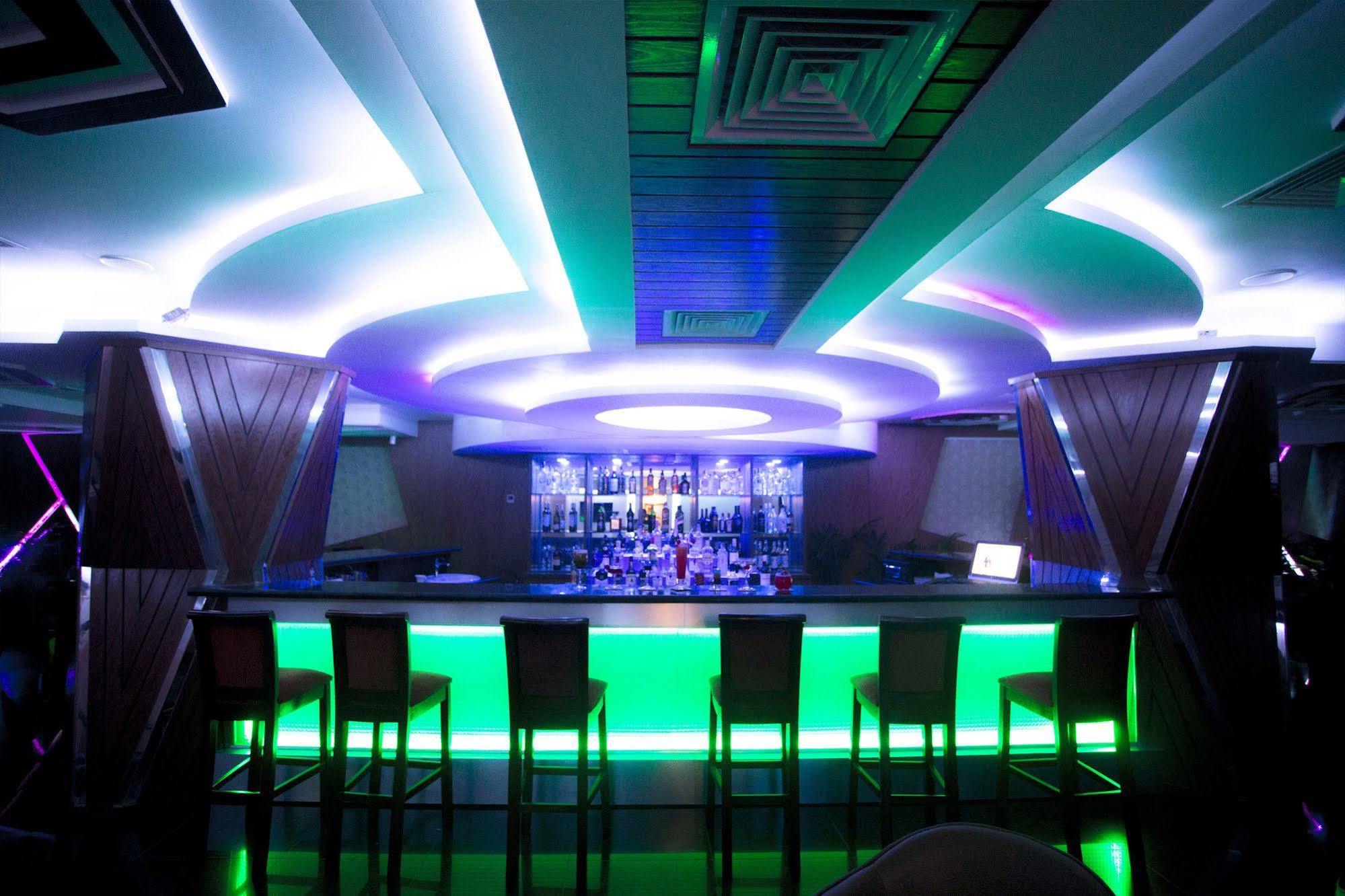Hotel 71 Дакка Экстерьер фото
